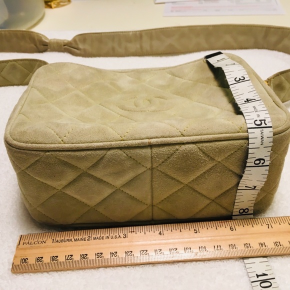 CHANEL Vintage Diamond CC Logo Suede Camera Bag Sage Green - Picture 9 of 14